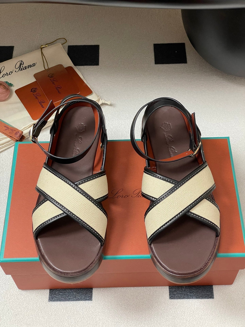 LP  Sandal Beige Brown Cowhide 312168