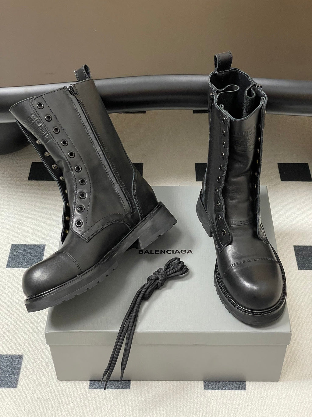 Balenciaga 25ss short boots black sheepskin 469073