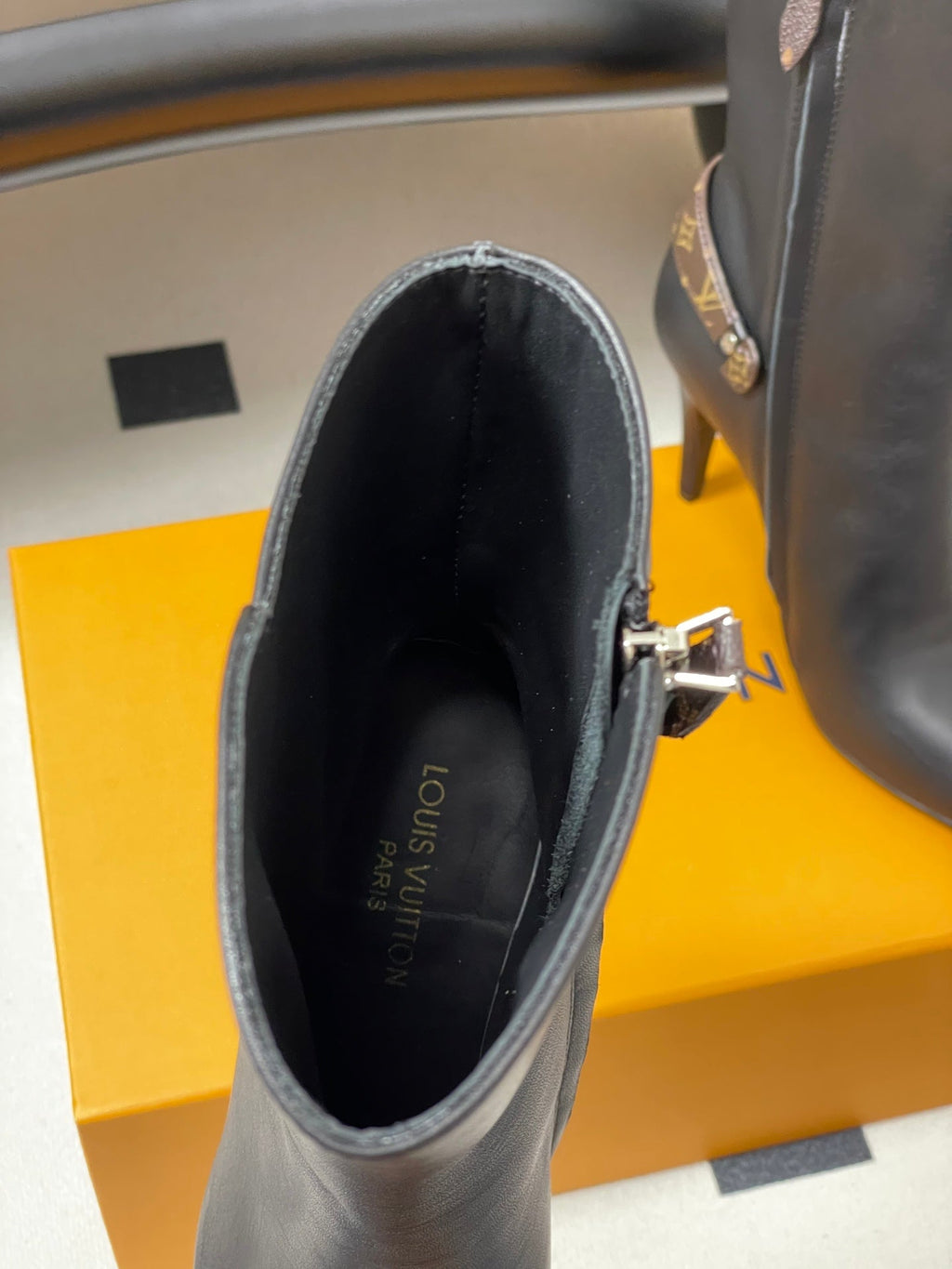 LV Legacy Ankle Boot Black Calfskin 499490