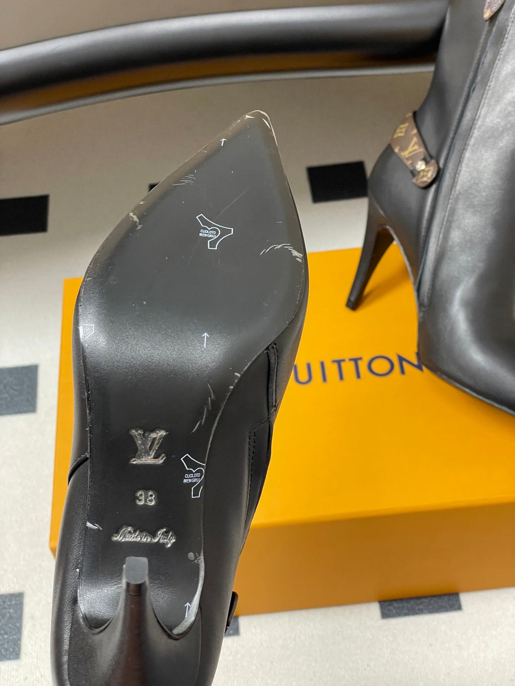LV Legacy Ankle Boot Black Calfskin 499490