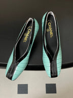 CC 26 Crocodile-embossed Pump Light Blue mix Black Calfskin 593368