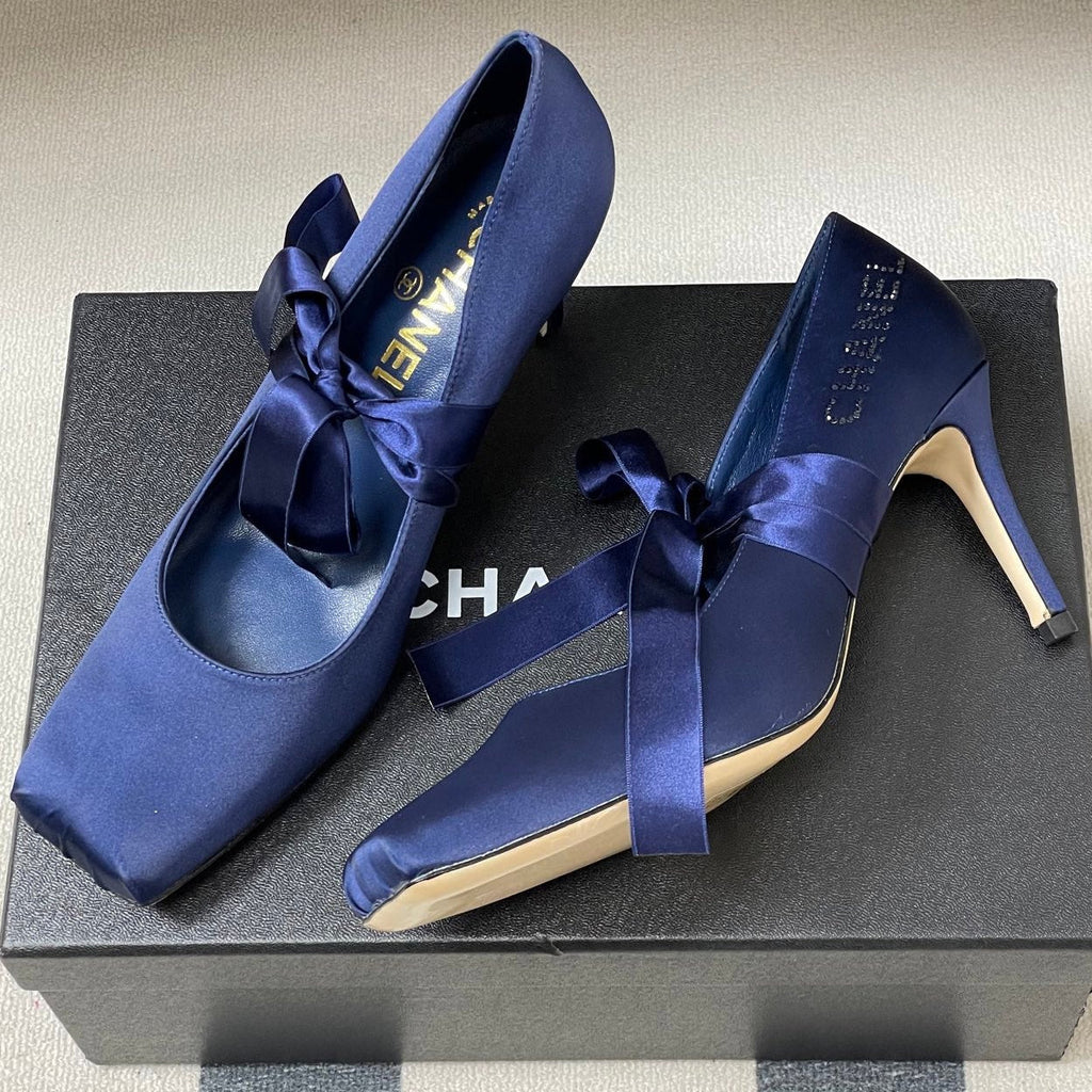 CC 26 Pump Blue Satin Silk 593134