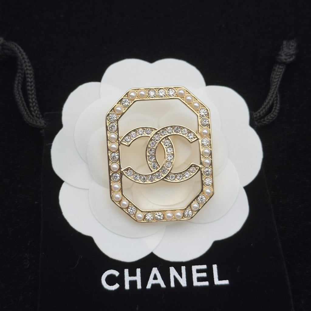 CC Brooch Gold 183383
