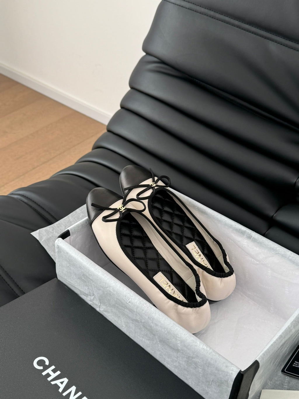 CC Ballet Flats In White Lambskin 143540