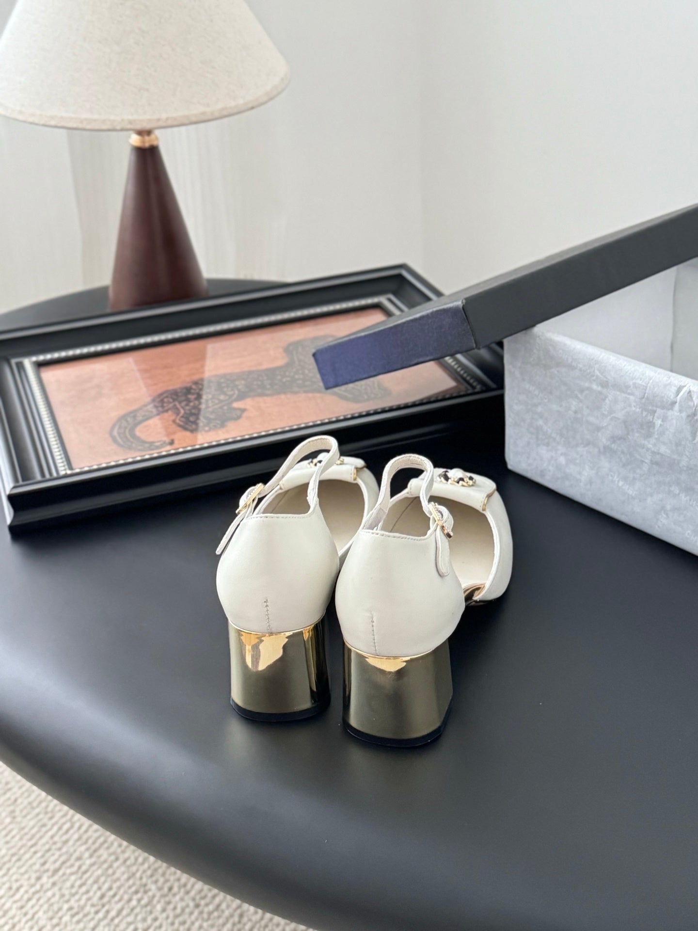 CC 25 Mary Jane White Cowhide 305279