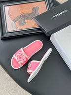CC 25 Flower Slippers Pink Knitted 305302