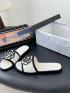 CC 25 Flower Slippers White Knitted 305303