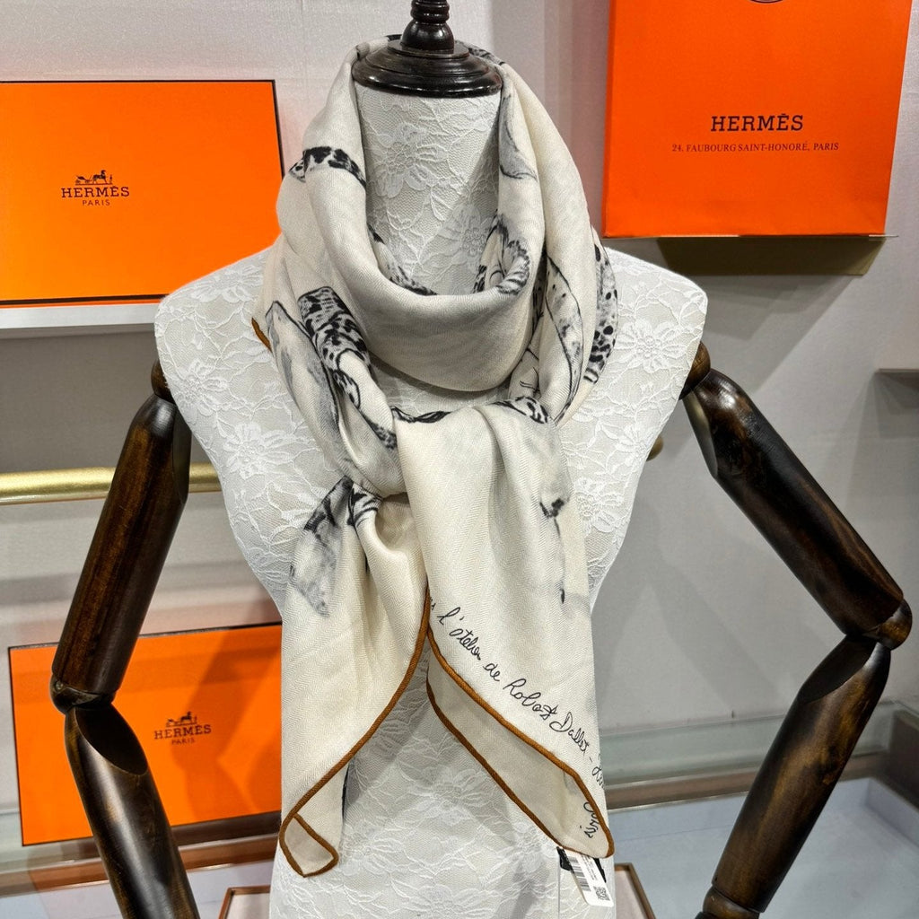 Dans L'atelier De Robert Dallet Sacrf 140 CM In White Black Cashmere And Mulberry Silk 379768