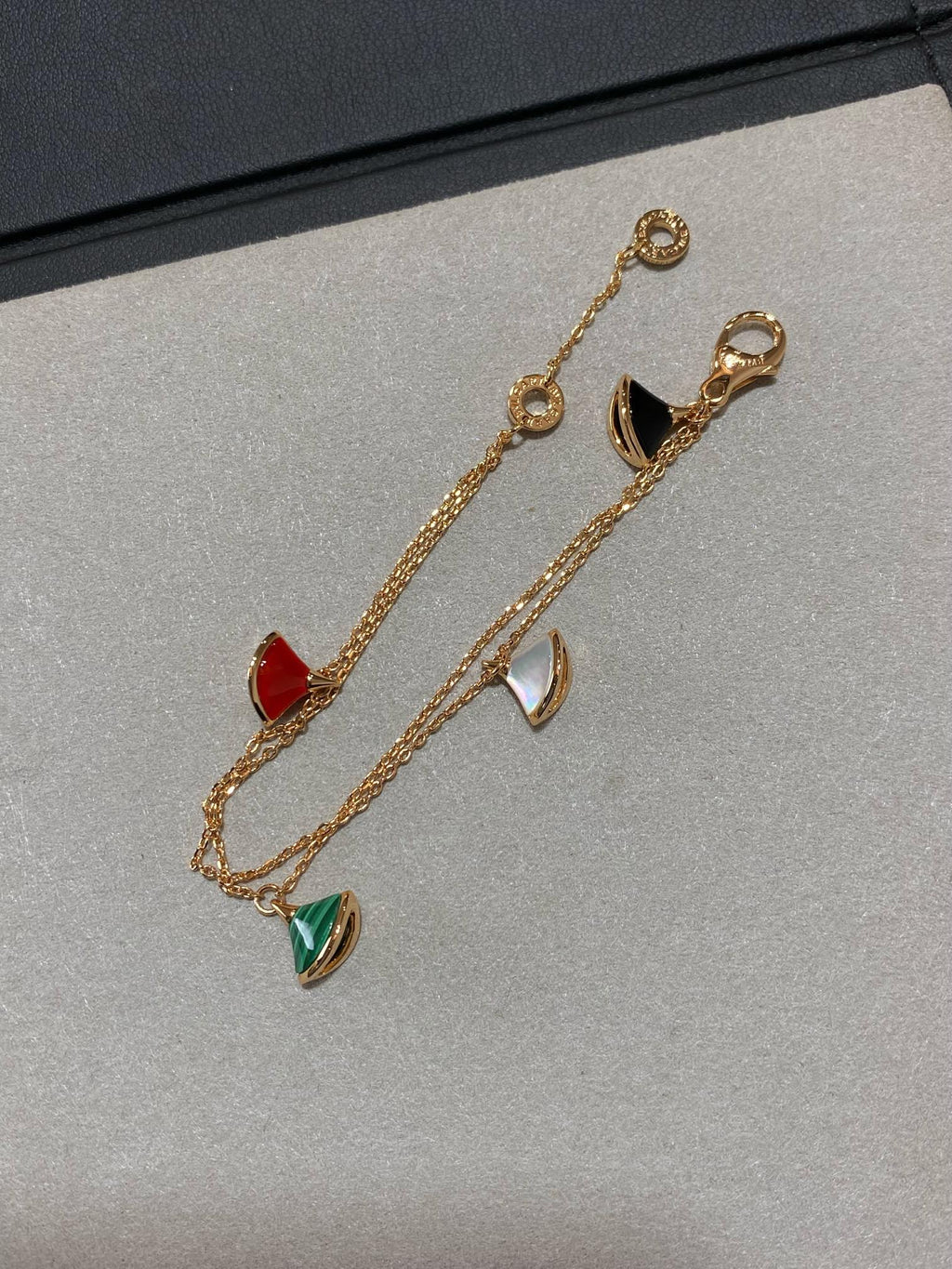 BVL 4 MOTIF MOP GOLD DOUBLE CHAIN BRACELET