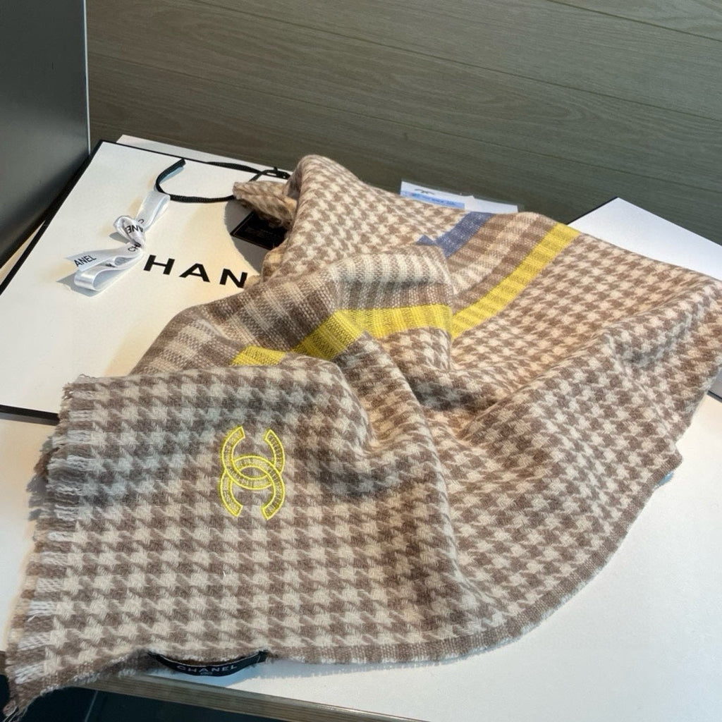 CC Scarf 190 CM In Brown White Mix Yellow Serrated Shape Cashmere 387911