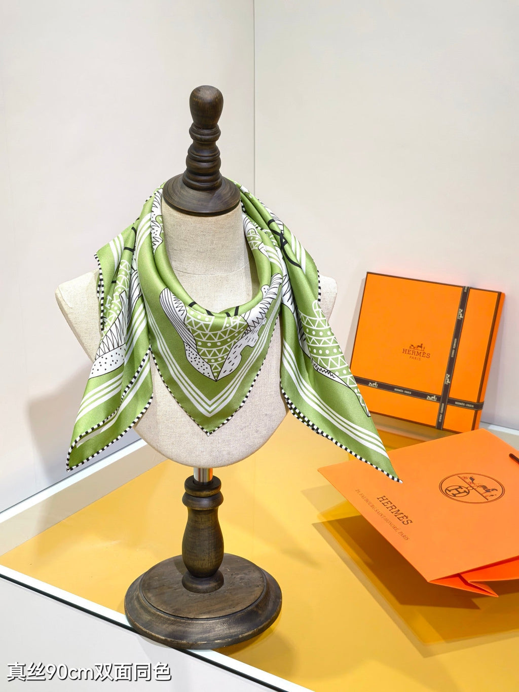 HM 26ss Amazon Scarf 90 Green Twill Silk 126313