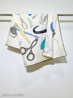 HM 26ss Double Sided Scarf 90 White Colorful Twill Silk 134427