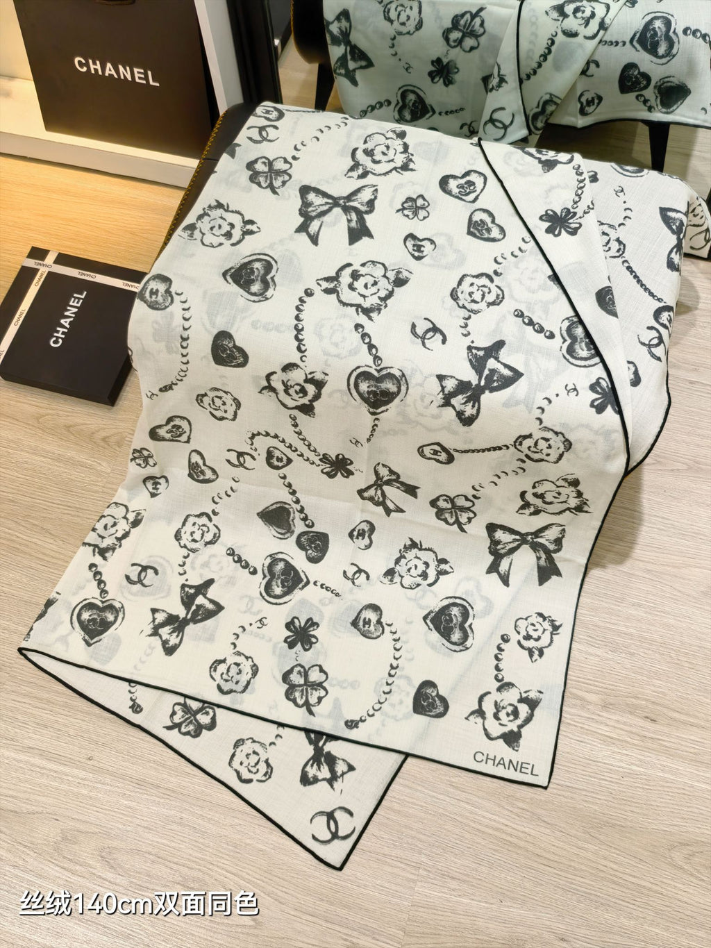 CC 25  Scarf 140CM White Cashmere 293089