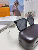 SQUARE SUNGLASS 581369 IN WHITE ACETATE