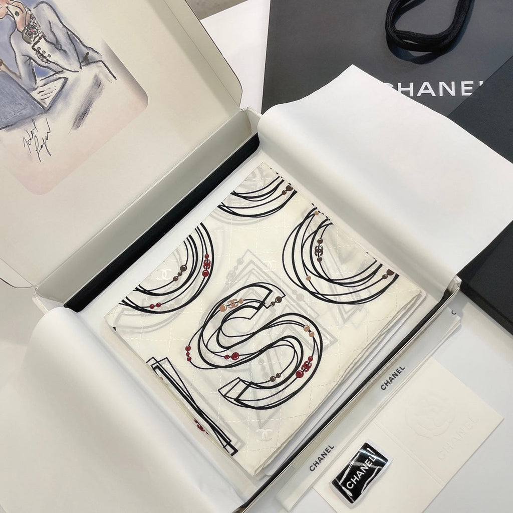CC Square Scarf 90 CM In White Mix Black Silk 288721