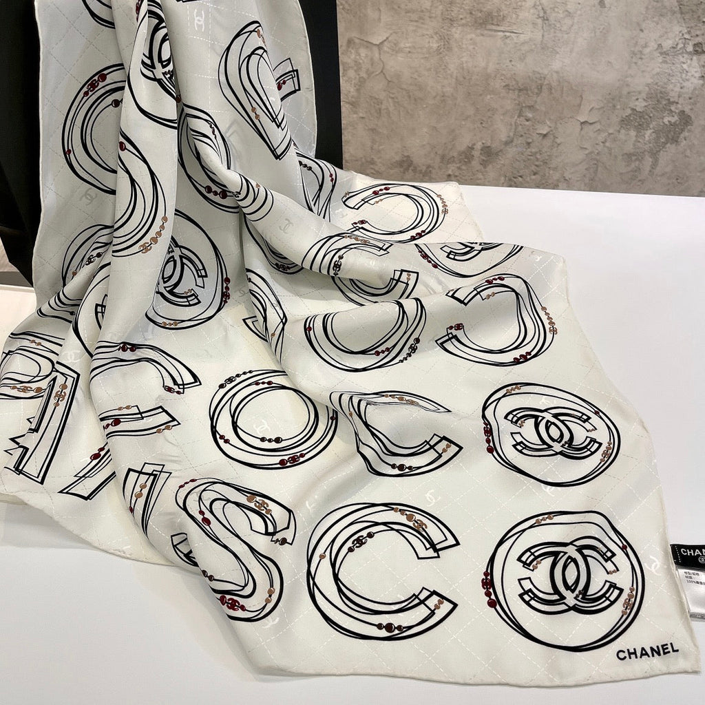 CC Square Scarf 90 CM In White Mix Black Silk 288721