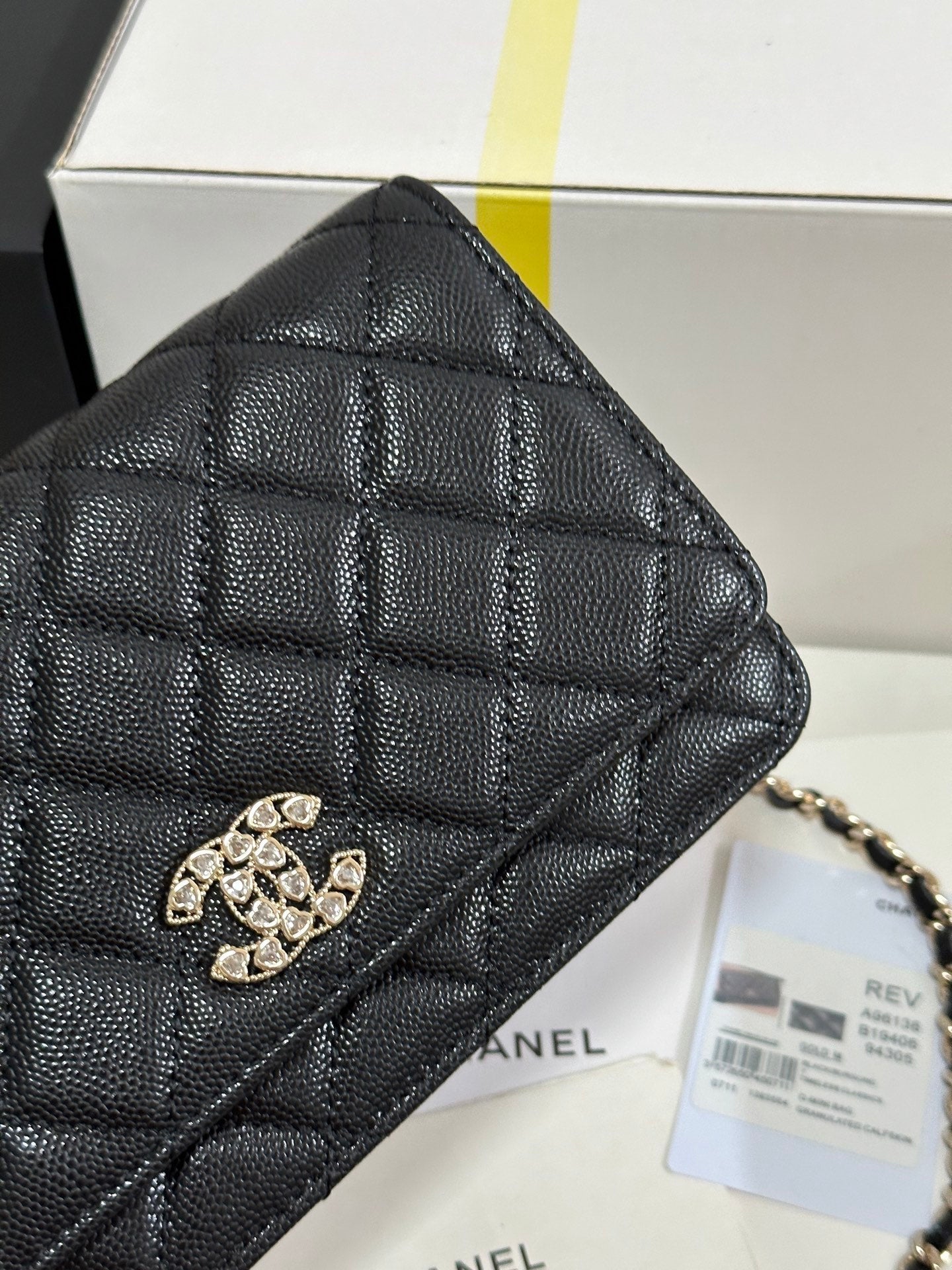 CC 25P Wallet On Chain 19cm Black Cowhide Heart Rhinestone 243601