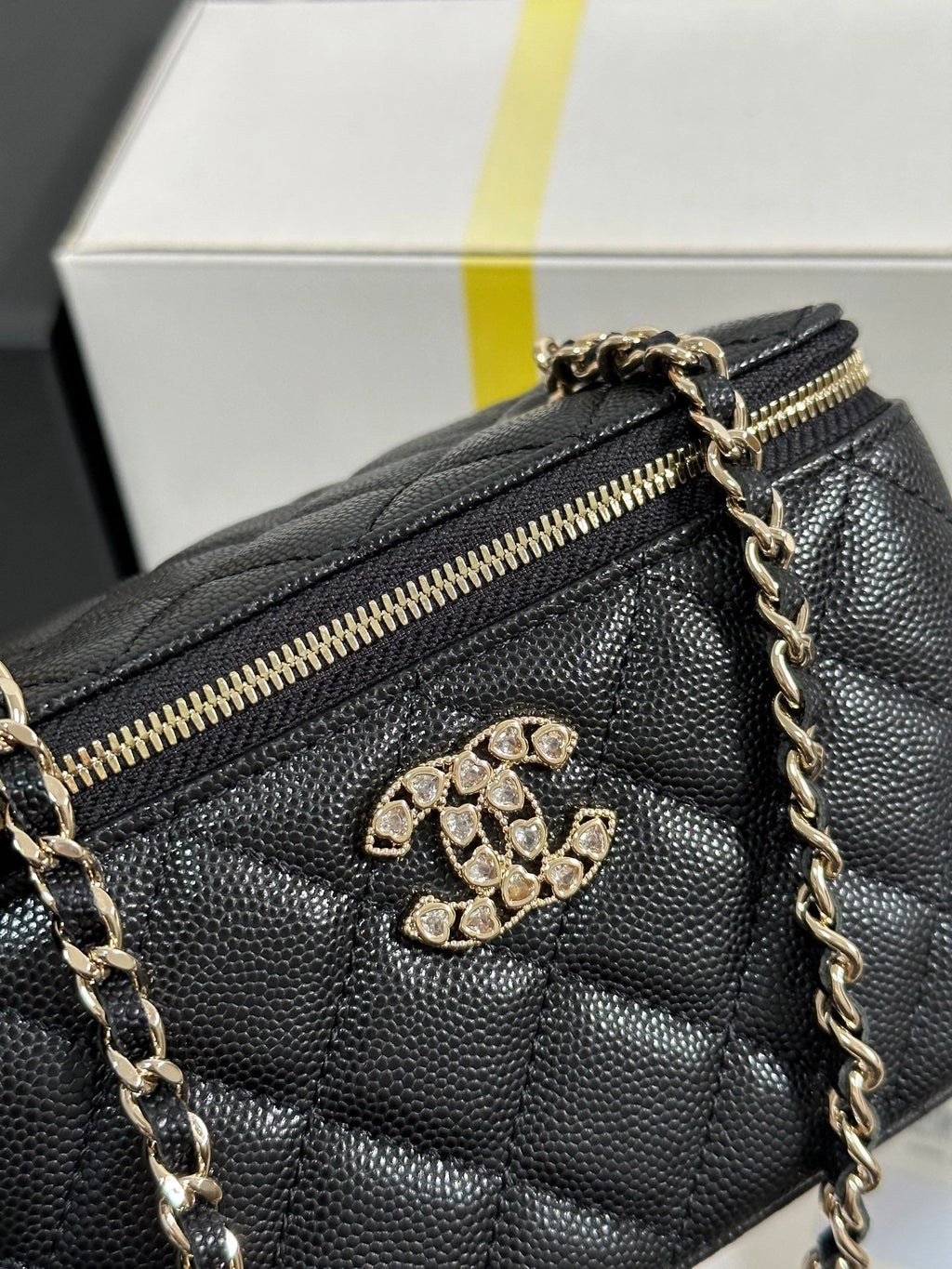 CC 25C Vanity Case 17cm Black Caviar Leather Heart Rhinestone Light Gold Hardware 243427