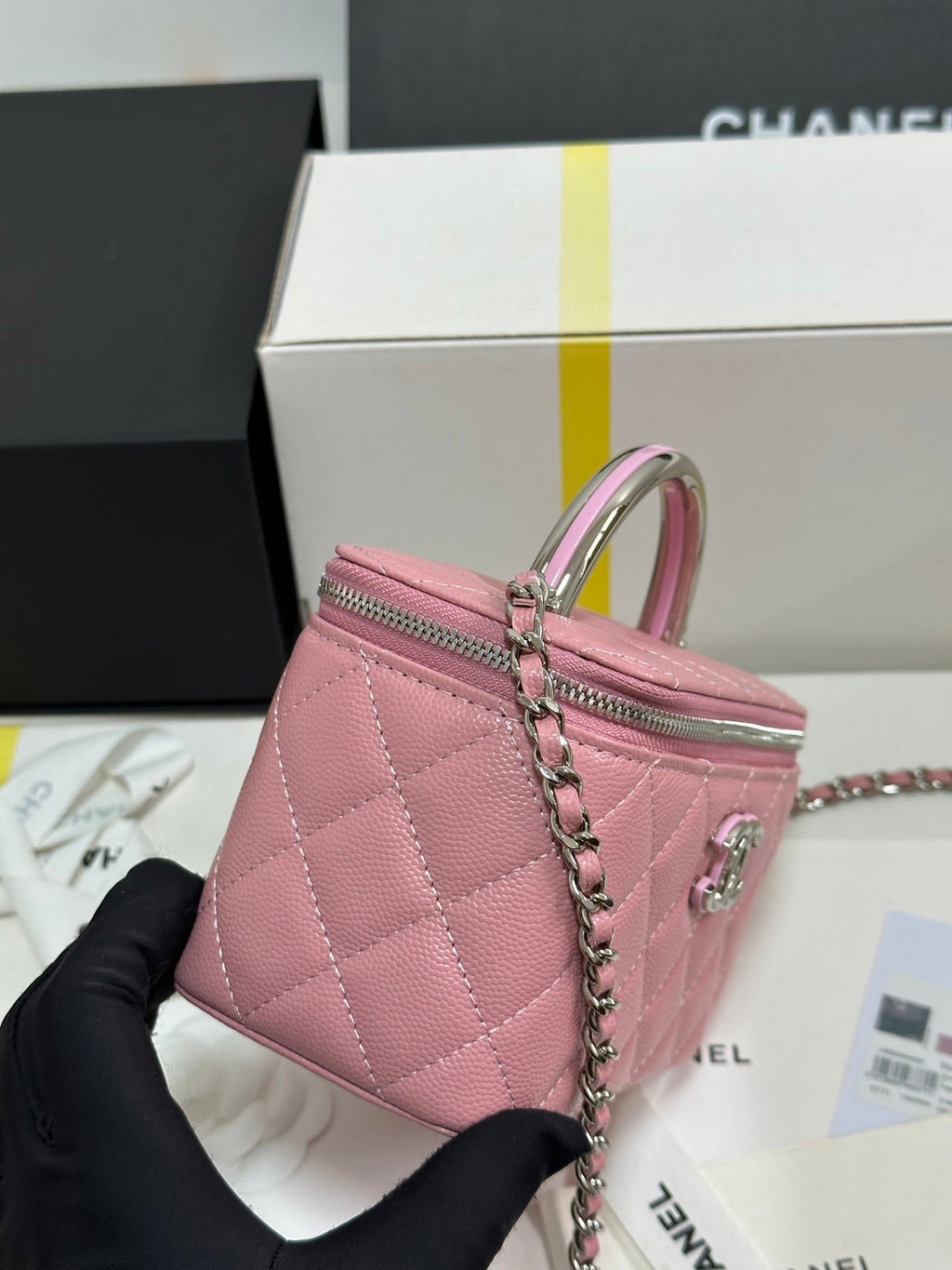 CC 25P Vanity Case 17cm Pink Pastel Leather Silver Hardware 243463