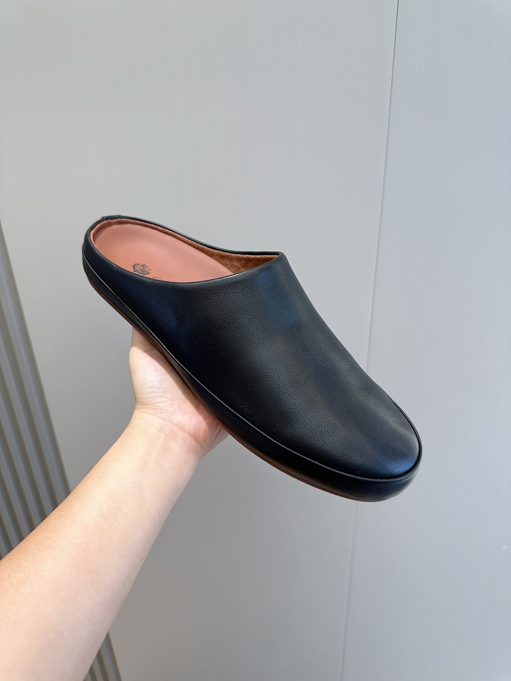 LP TOMORI SABOT MULES BLACK CALFSKIN