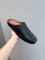 LP TOMORI SABOT MULES BLACK CALFSKIN