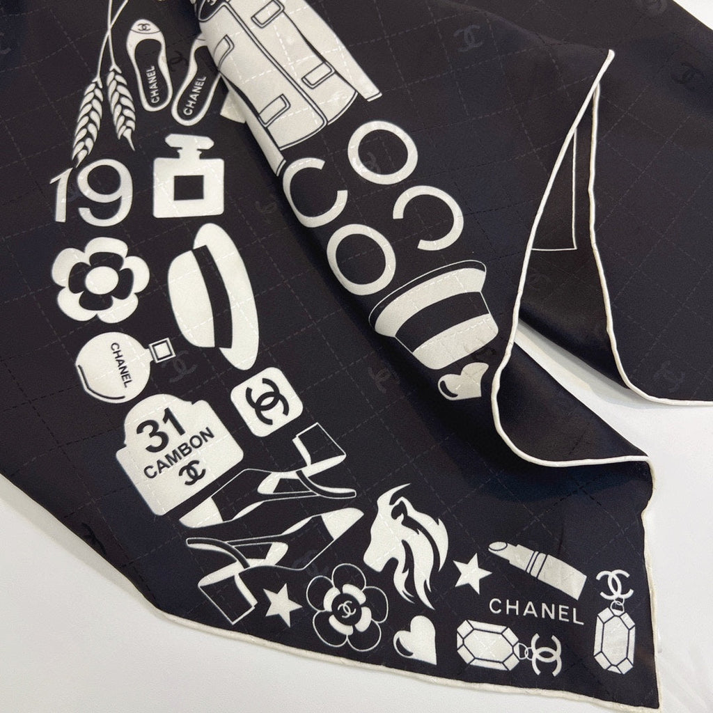 CC Square Scarf 90 CM In Black Mix White Silk 288715