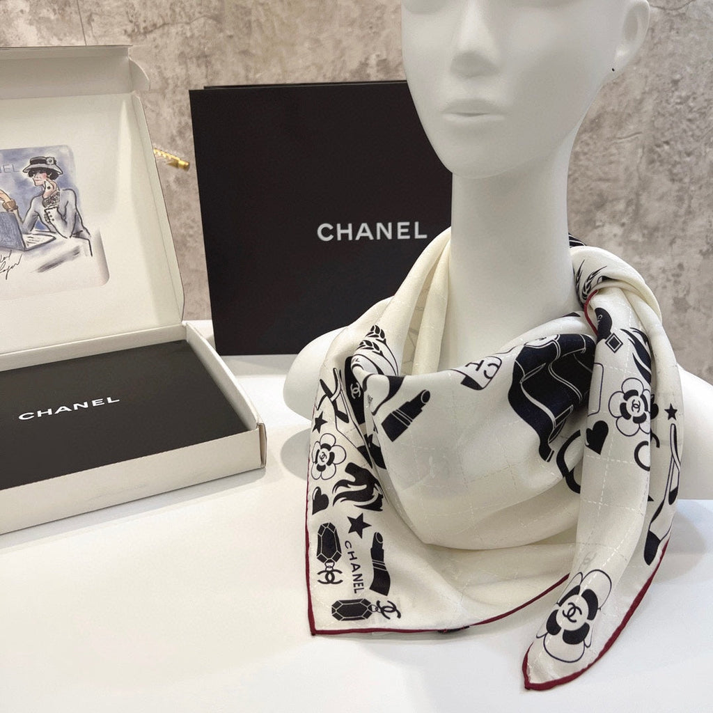 CC Square Scarf 90 CM In White Mix Black Silk 288716