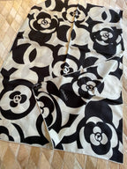 CC Scarf 190 CM In Black And White Floral Print Cashmere Silk 208542