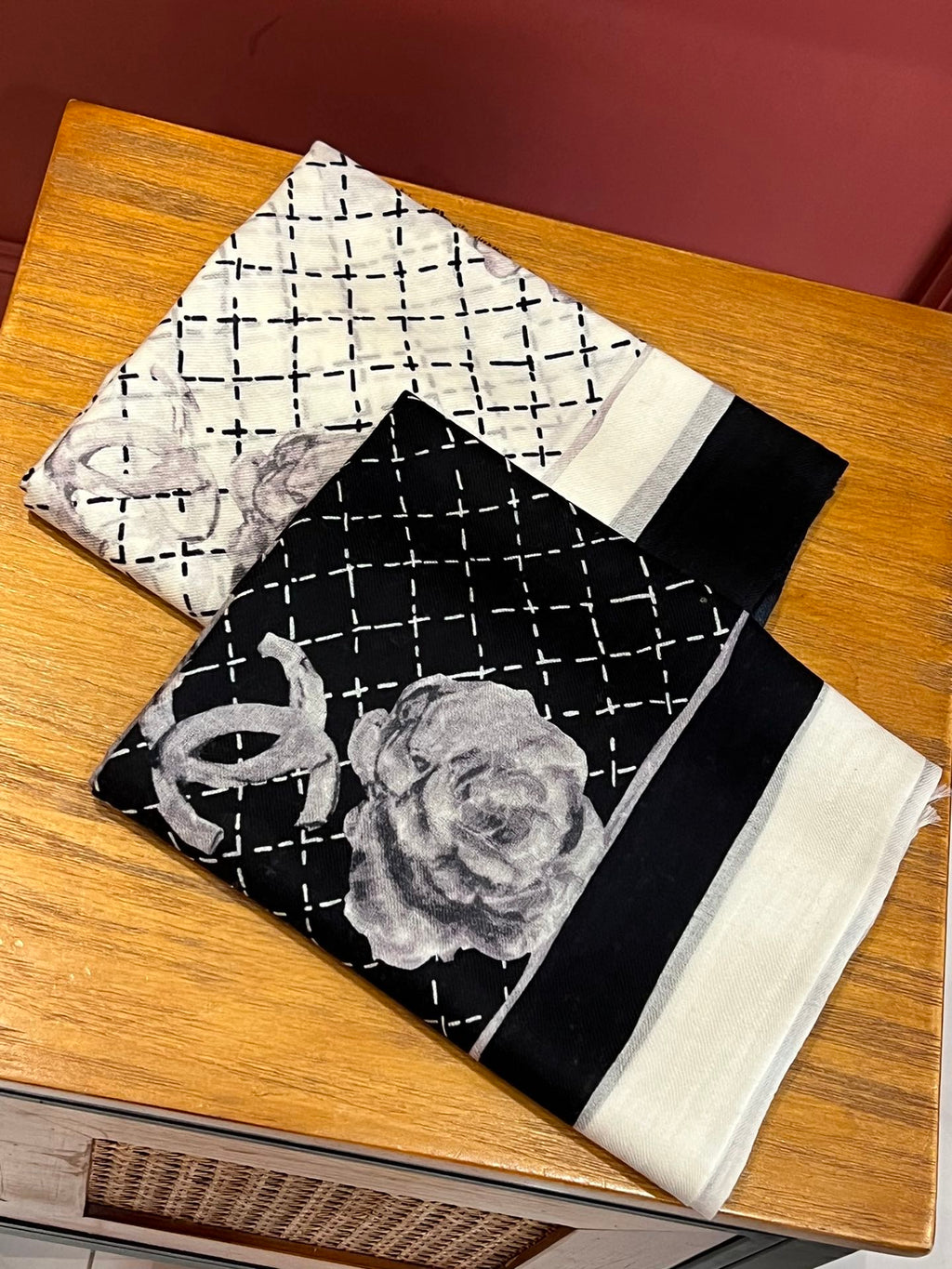 CC Scarf 200 CM In White Black Cashmere Silk  255990