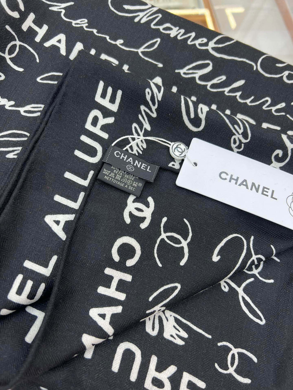 CC Square Scarf 140 CM In Black With White Text Cashmere And Silk 286378