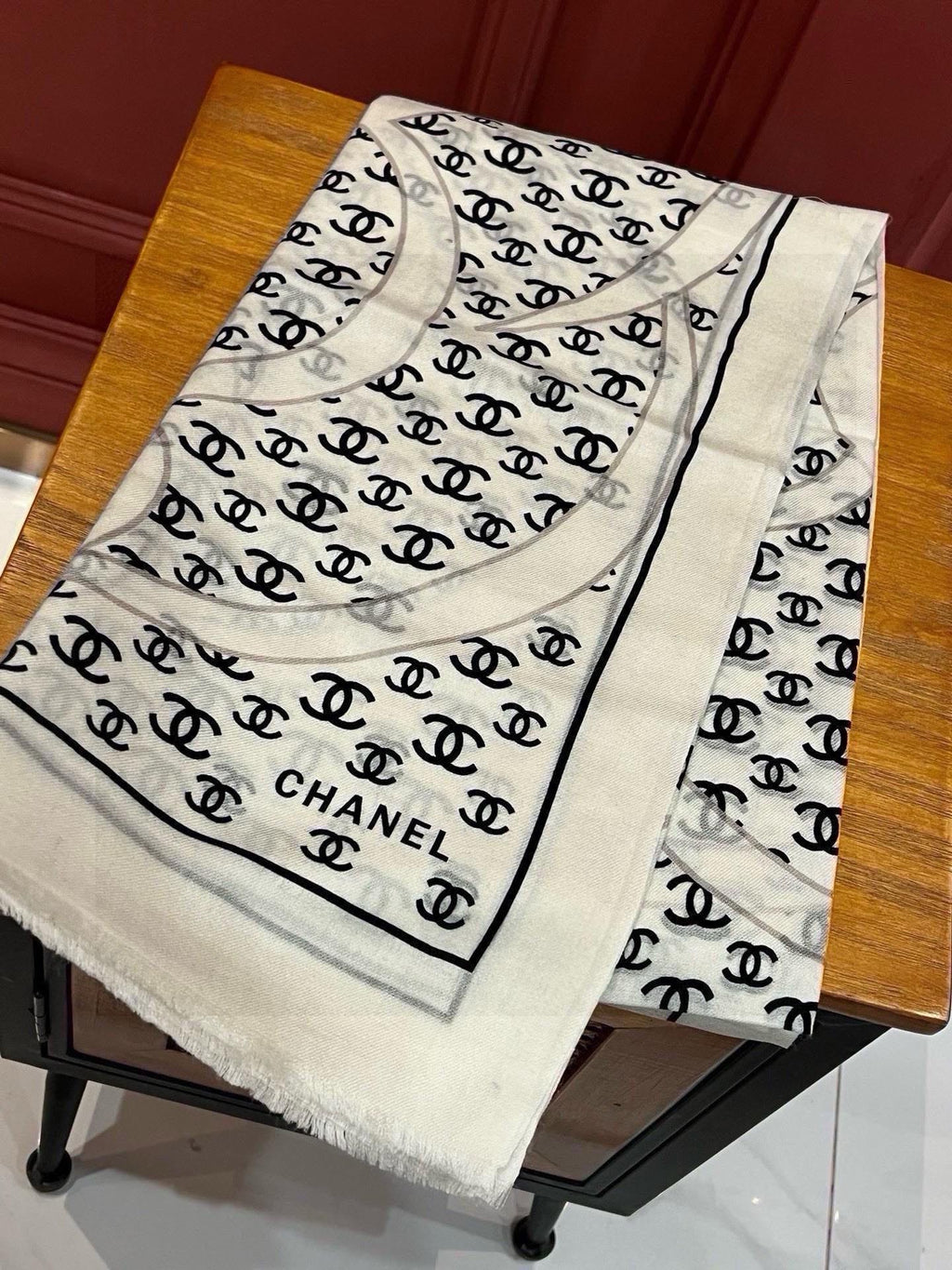 CC Scarf 200 CM In White With Black Logo Cashmere 363602
