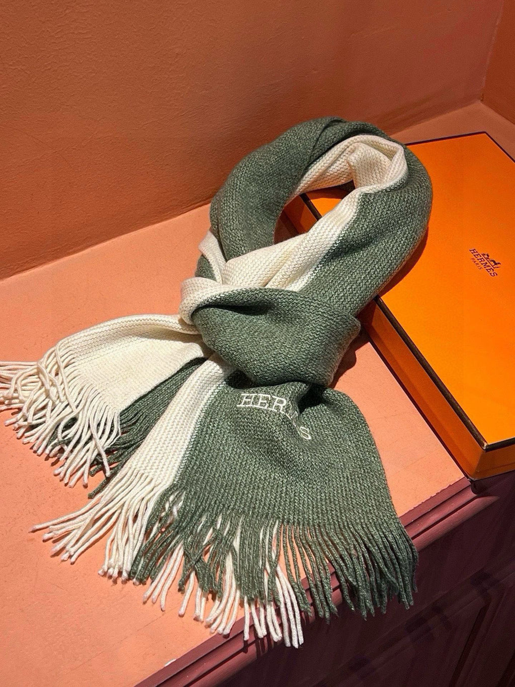 HIGH-END SCARF 180 IN MOSS GREEN MIX BEIGE CASHMERE