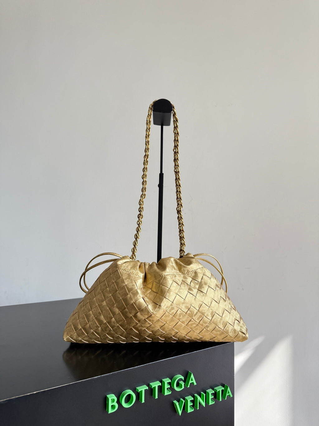 Bottega Veneta 2026 Dustbag 33cm Gold Intrecciato Lamina Satin Leather 137019