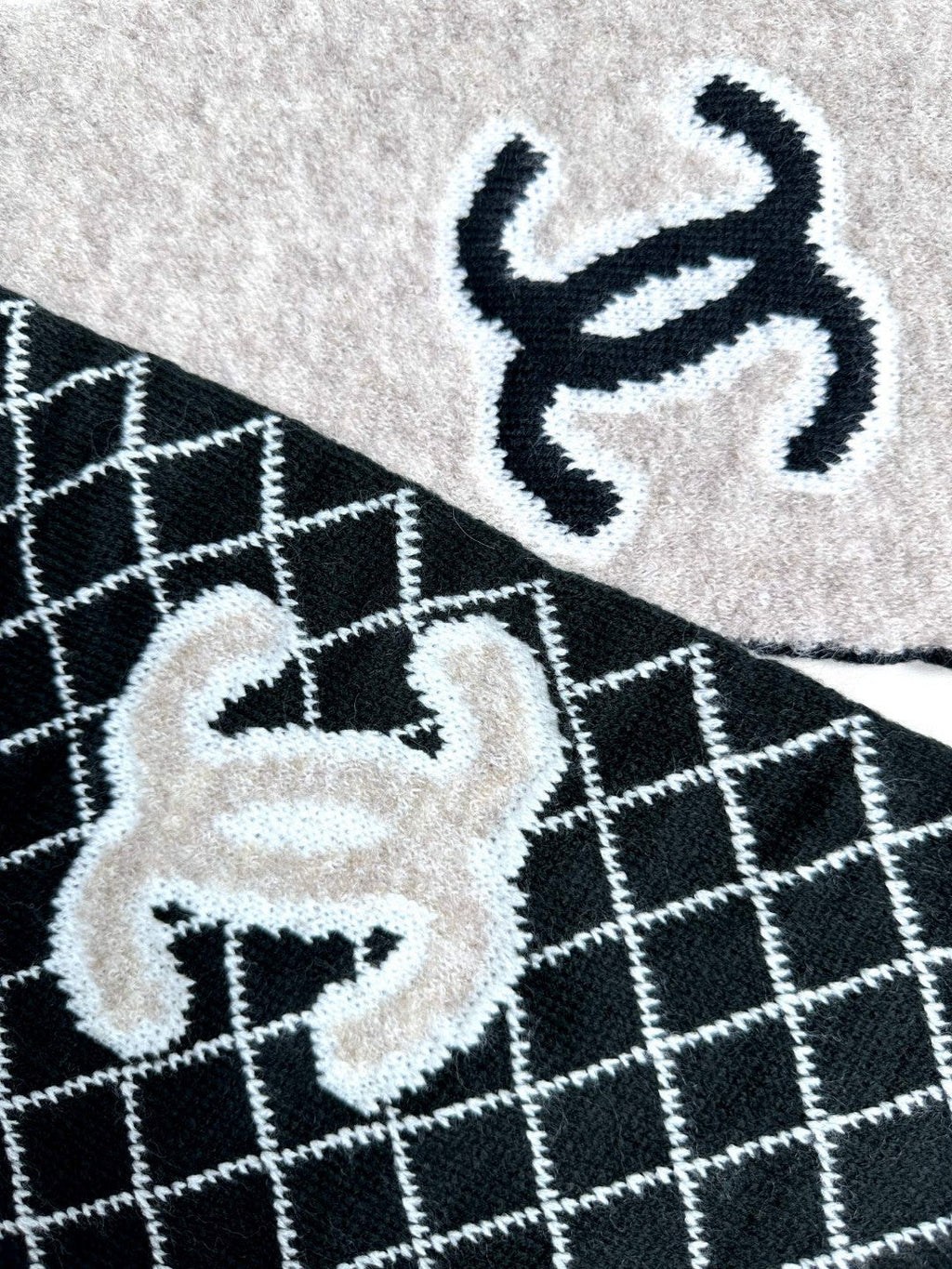CC Scarf 185 CM In Black Mix Grey Cashmere Wool  370376