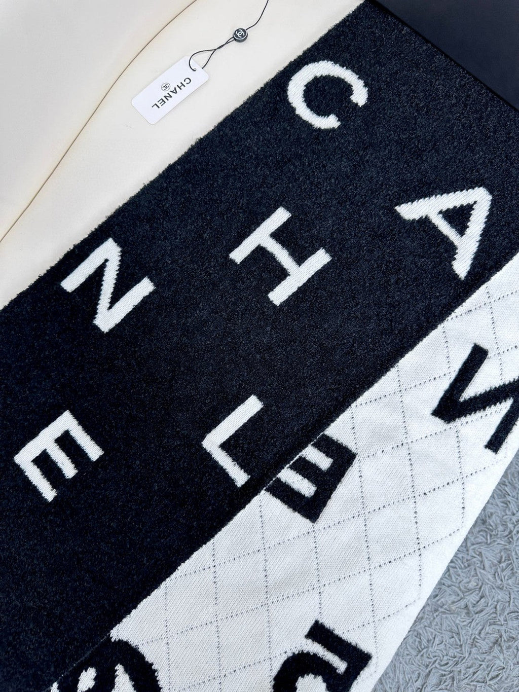 CC Scarf 180 CM In Black Mix White Cashmere And Wool Mix Silk 407255