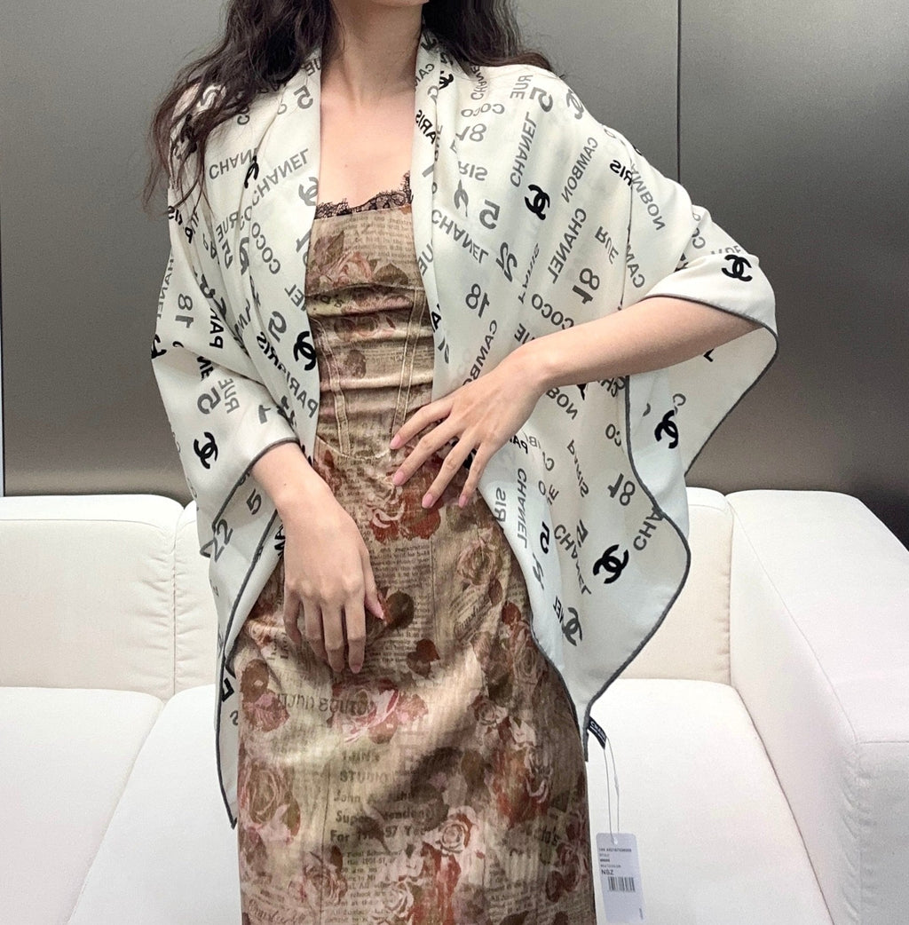 CC Square Scarf 140 CM In White Cashmere Silk  422703