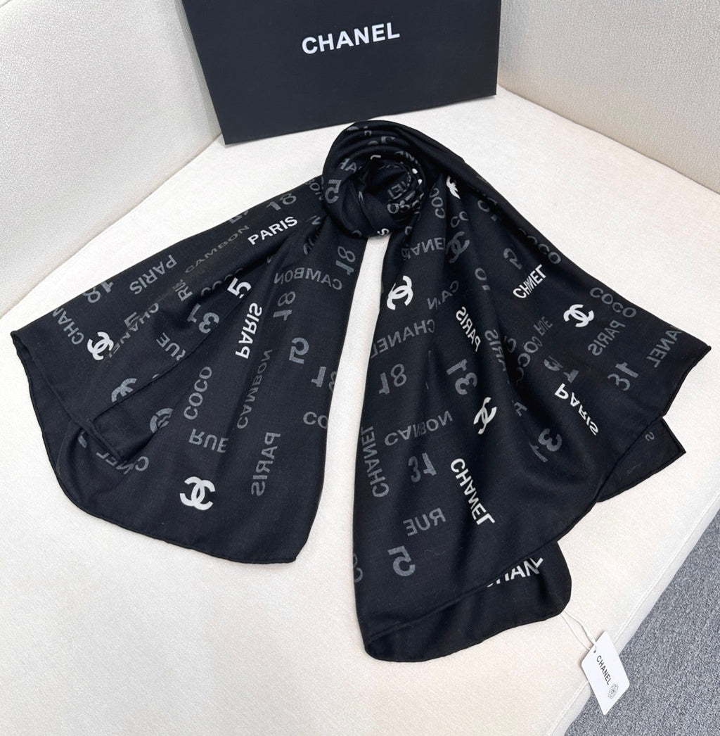 CC Square Scarf 140 CM In Black Cashmere Silk  422704