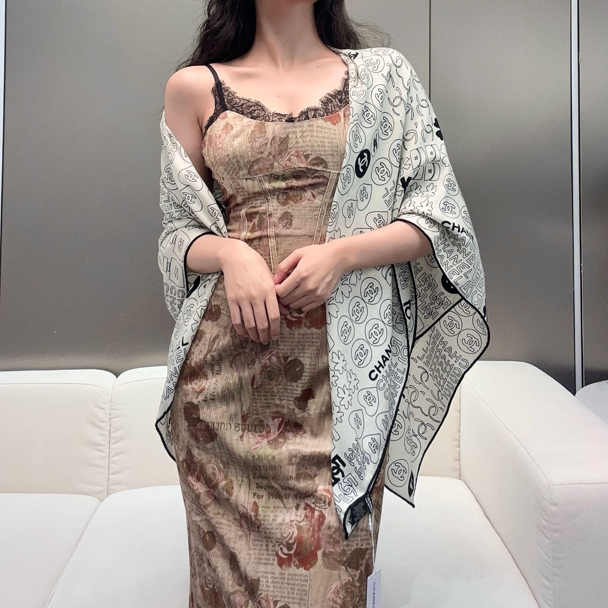 CC Square Scarf 140 CM In White Silk 424550