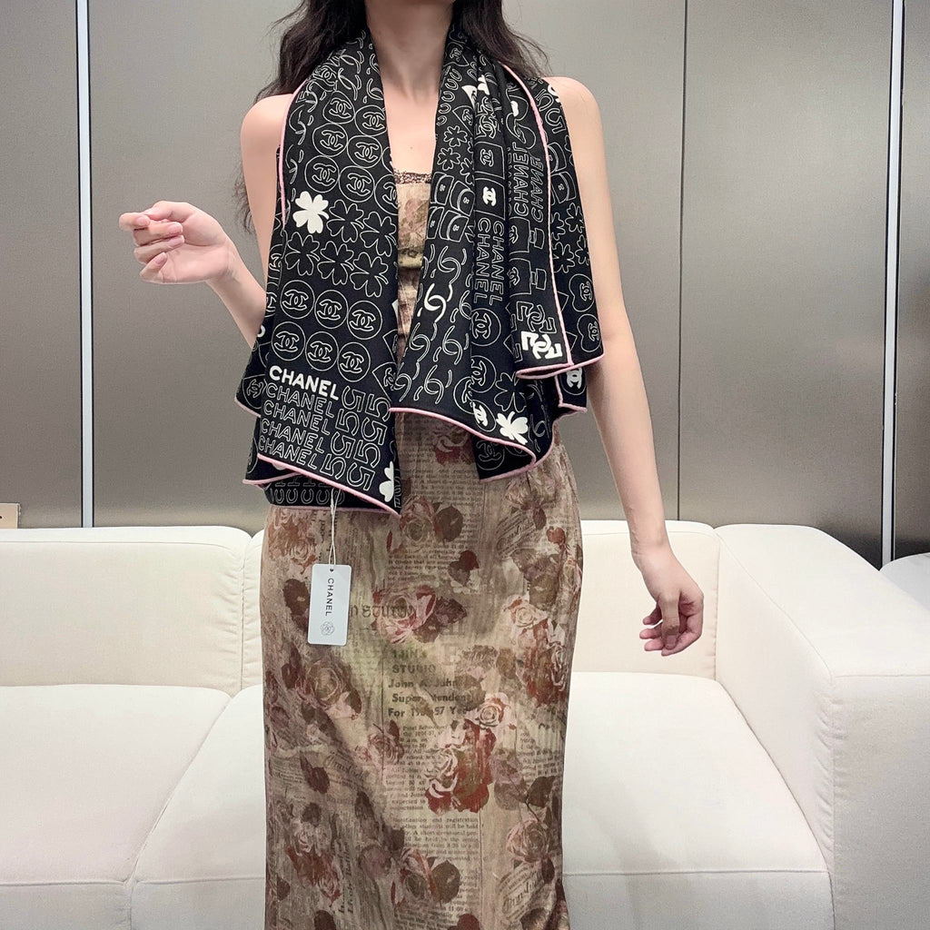 CC Square Scarf 140 CM In Black Silk 424551