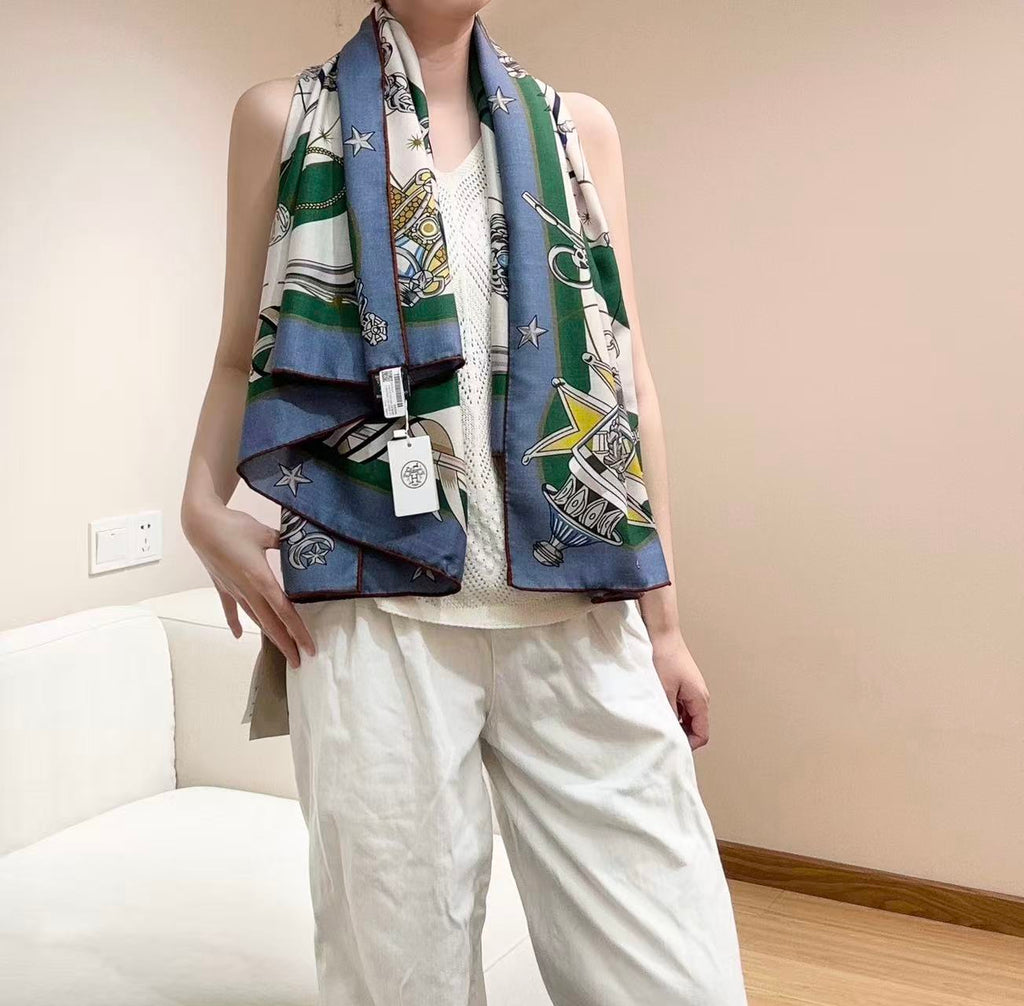 HM  Creative Origins Scarf 135CM Blue White Cashmere Silk 969435