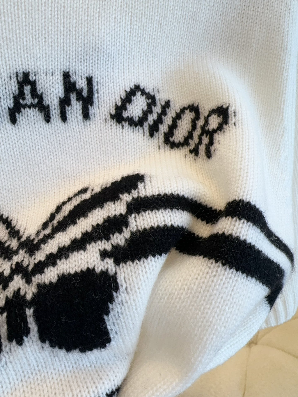CD 25 Butterfly Knitted Short Sleeves Top White Black Cotton