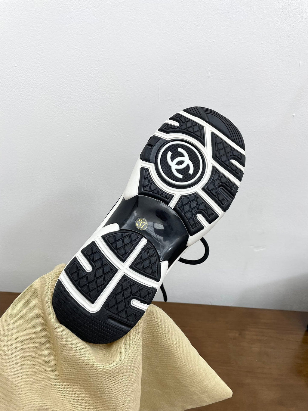 CC Sneaker 30mm Black Suede And Wool