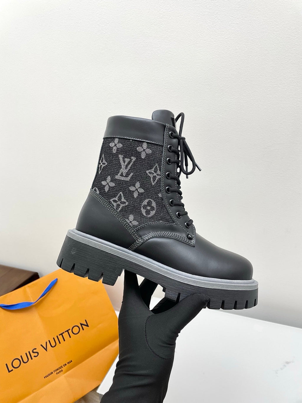LV 25  Ankle Boots Black  Monogram Cowhide Denim 576226
