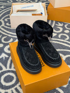 LV 25 Snow Boots Black Monogram Suede 576947
