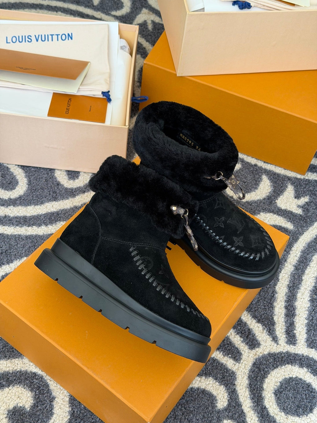 LV 25 Snow Boots Black Monogram Suede 576947