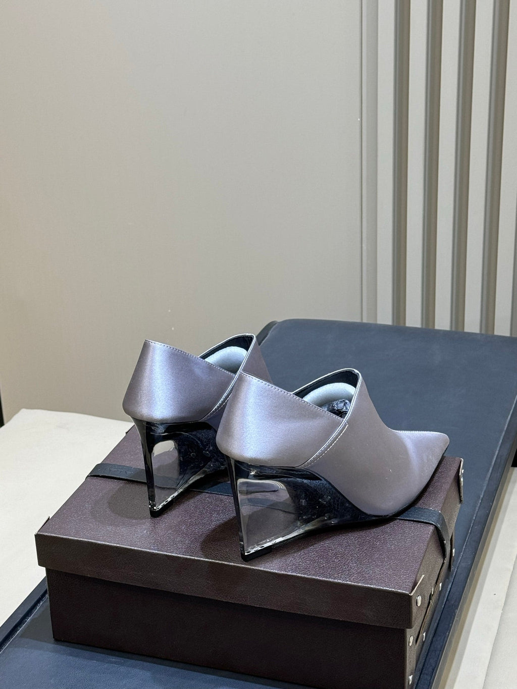 Alaia 26  Pointed-Toe High Heels 70 Gray Genuine Leather 621722