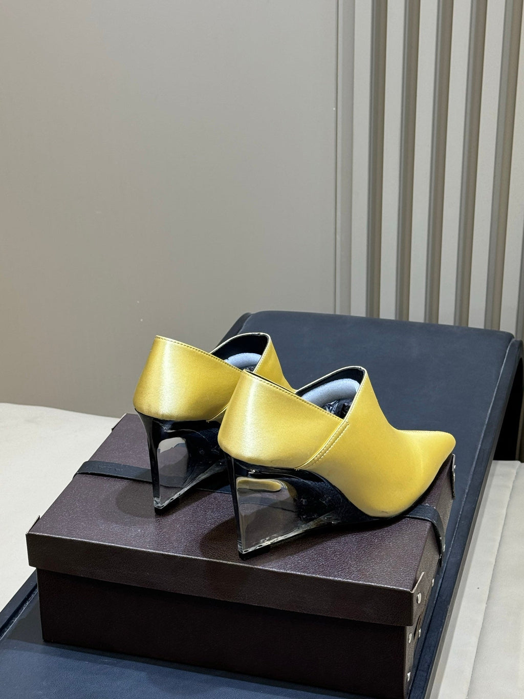 Alaia 26  Pointed-Toe High Heels 70 Yellow Genuine Leather 621724
