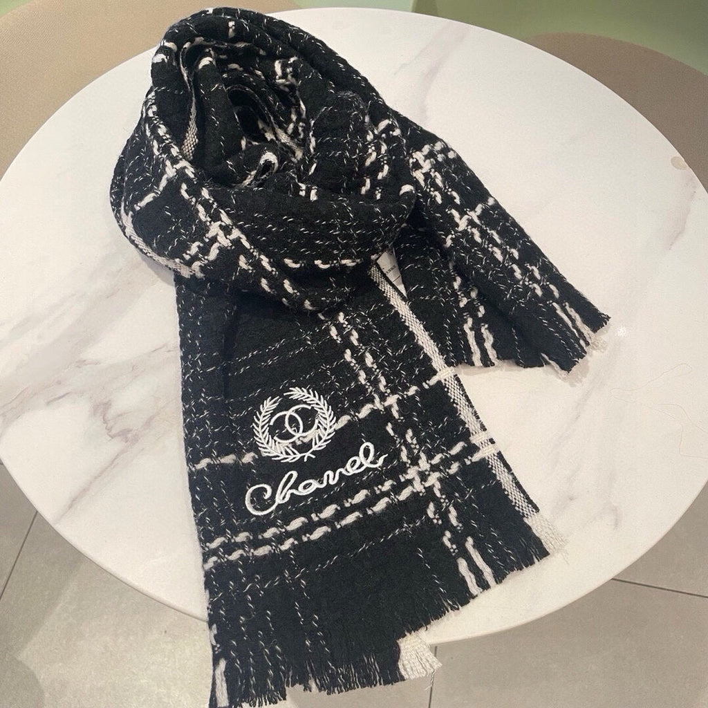 CC Scarf 186 CM In Black With White Stripes Fleece Wool 418246