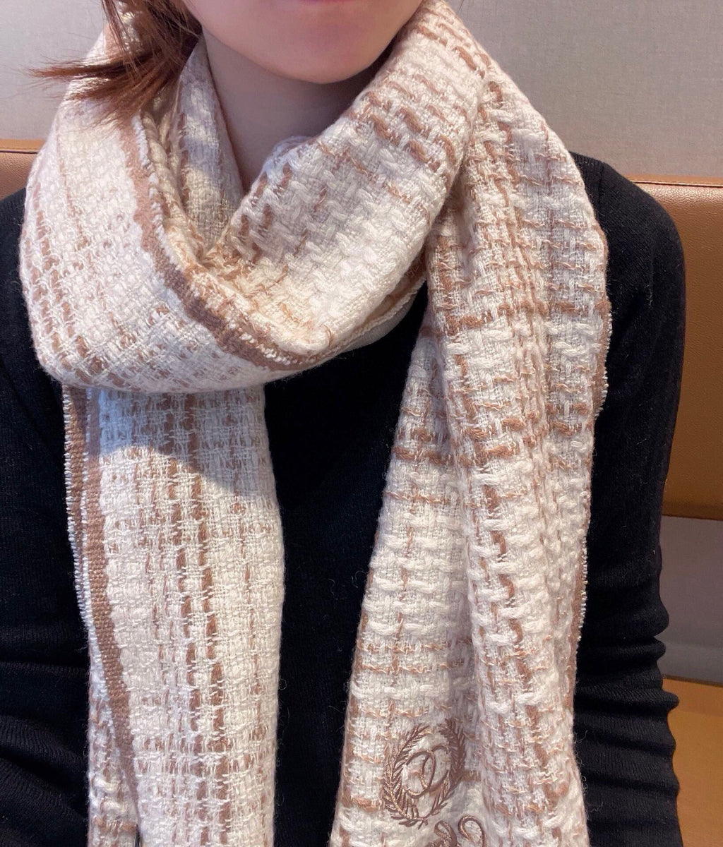 CC Scarf 186 CM In White With Brown Stripes Fleece Wool 416926