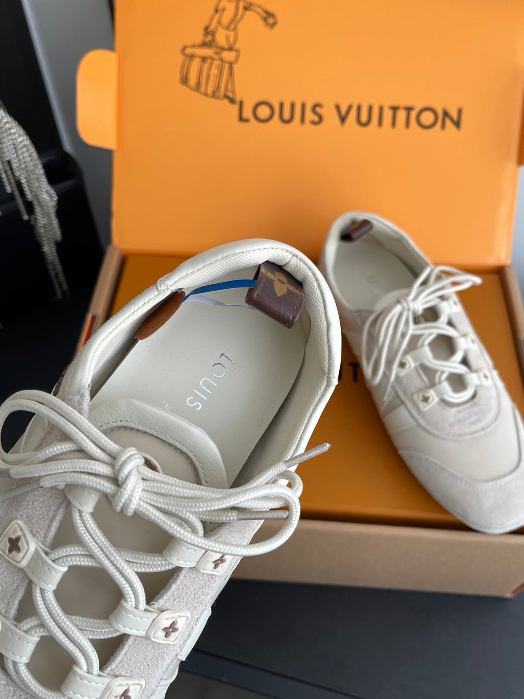 LV 26ss Ballet Sneakers Cream Suede 631478
